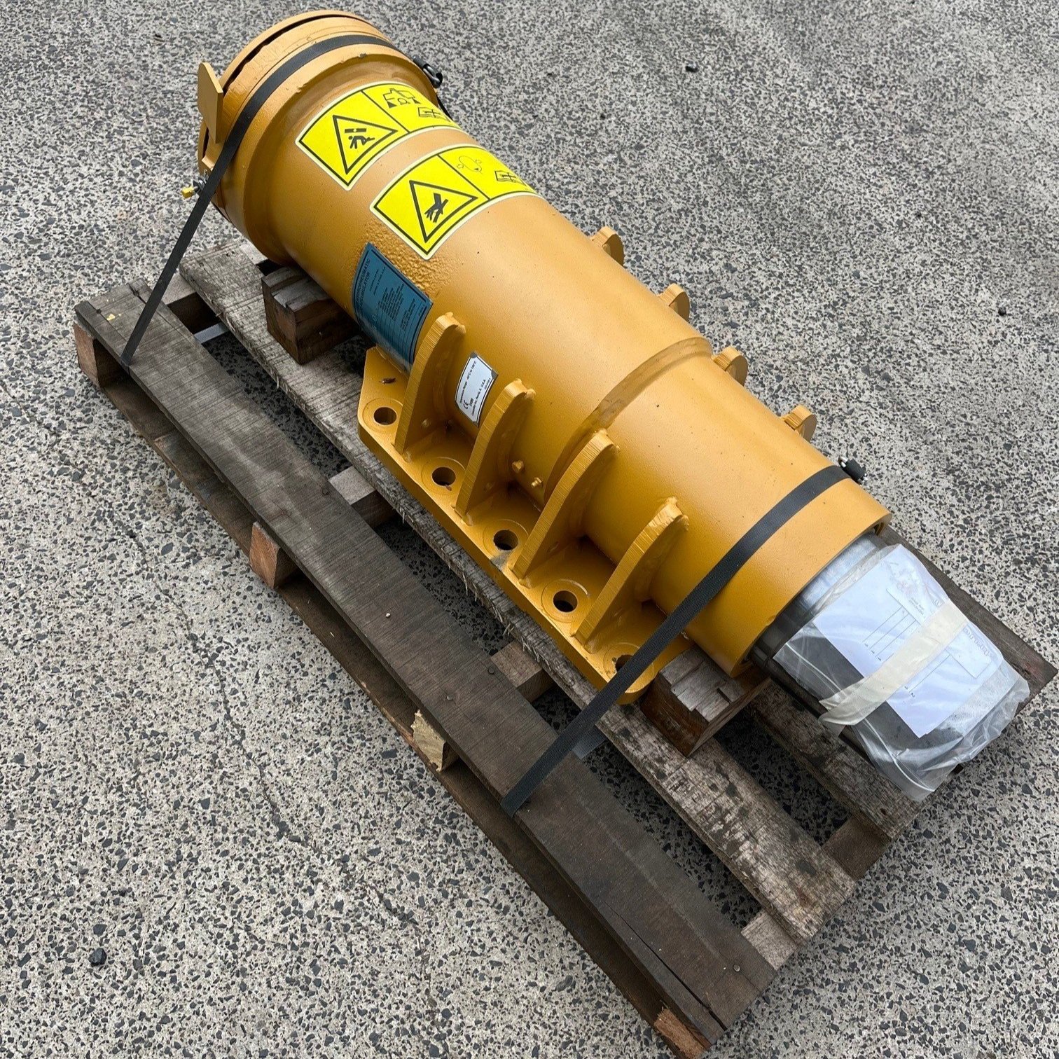 Phục hồi piston giảm xóc xe tải nặng Caterpillar 797f –  Caterpillar suppension by Laser cladding