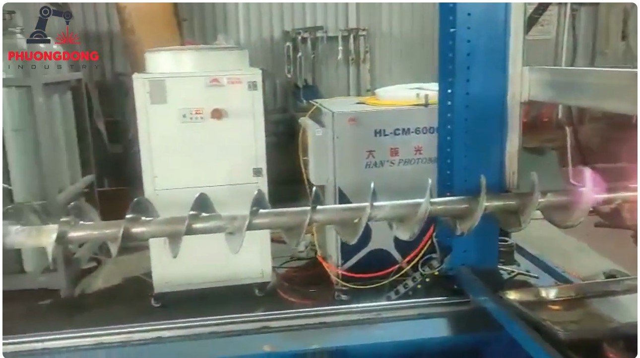 Hàn phục hồi cổ trục Vít tải- Coating for Conveyor Screw Shaft by Laser Cladding