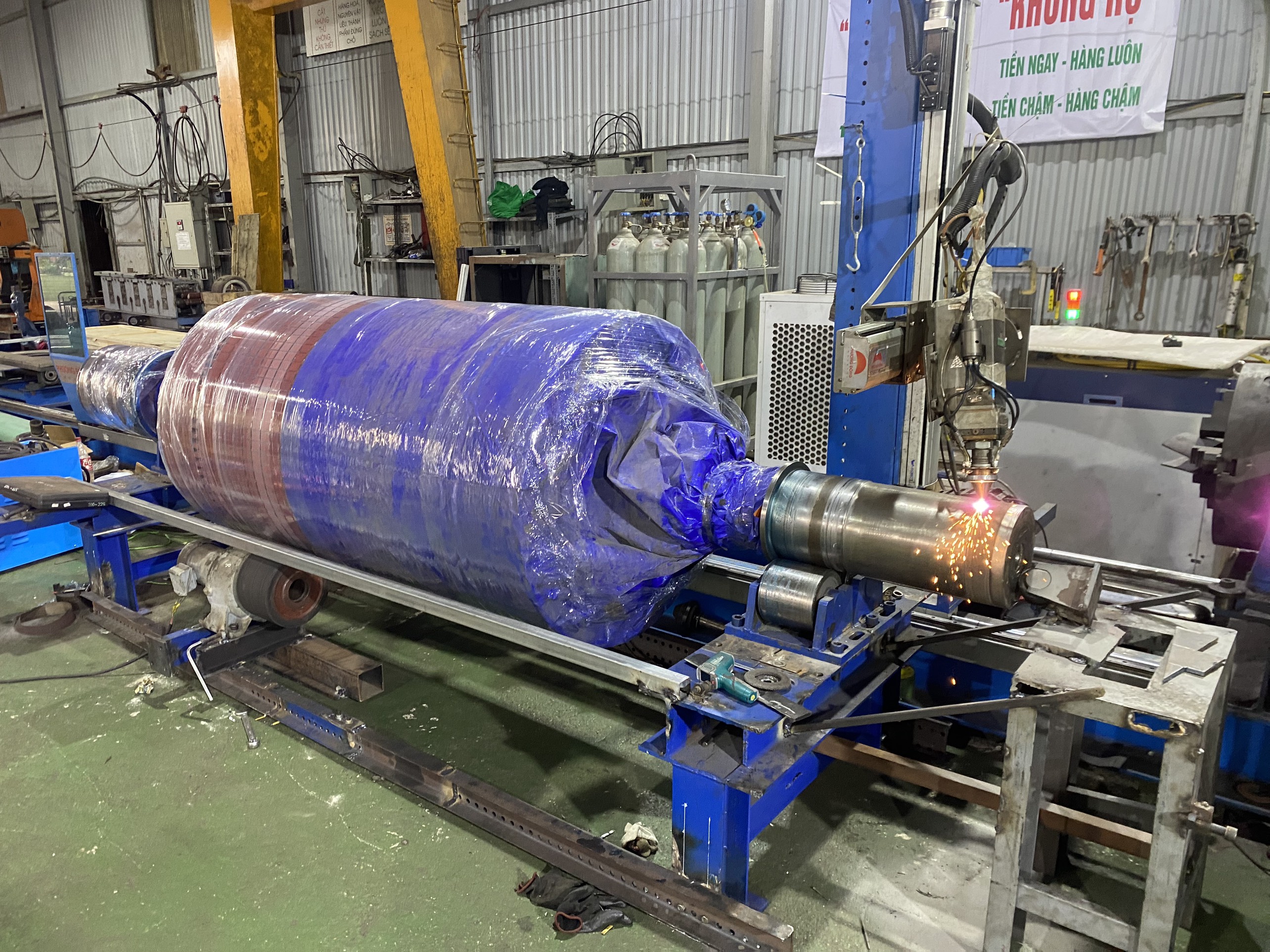Sửa chữa cổ trục  roto động cơ 8 tấn bằng Laser cladding