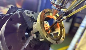 Hàn phục hồi vỏ bơm đồng lỗ D62 bằng công nghệ Laser Cladding & chế độ tự động bật/tắt Laser