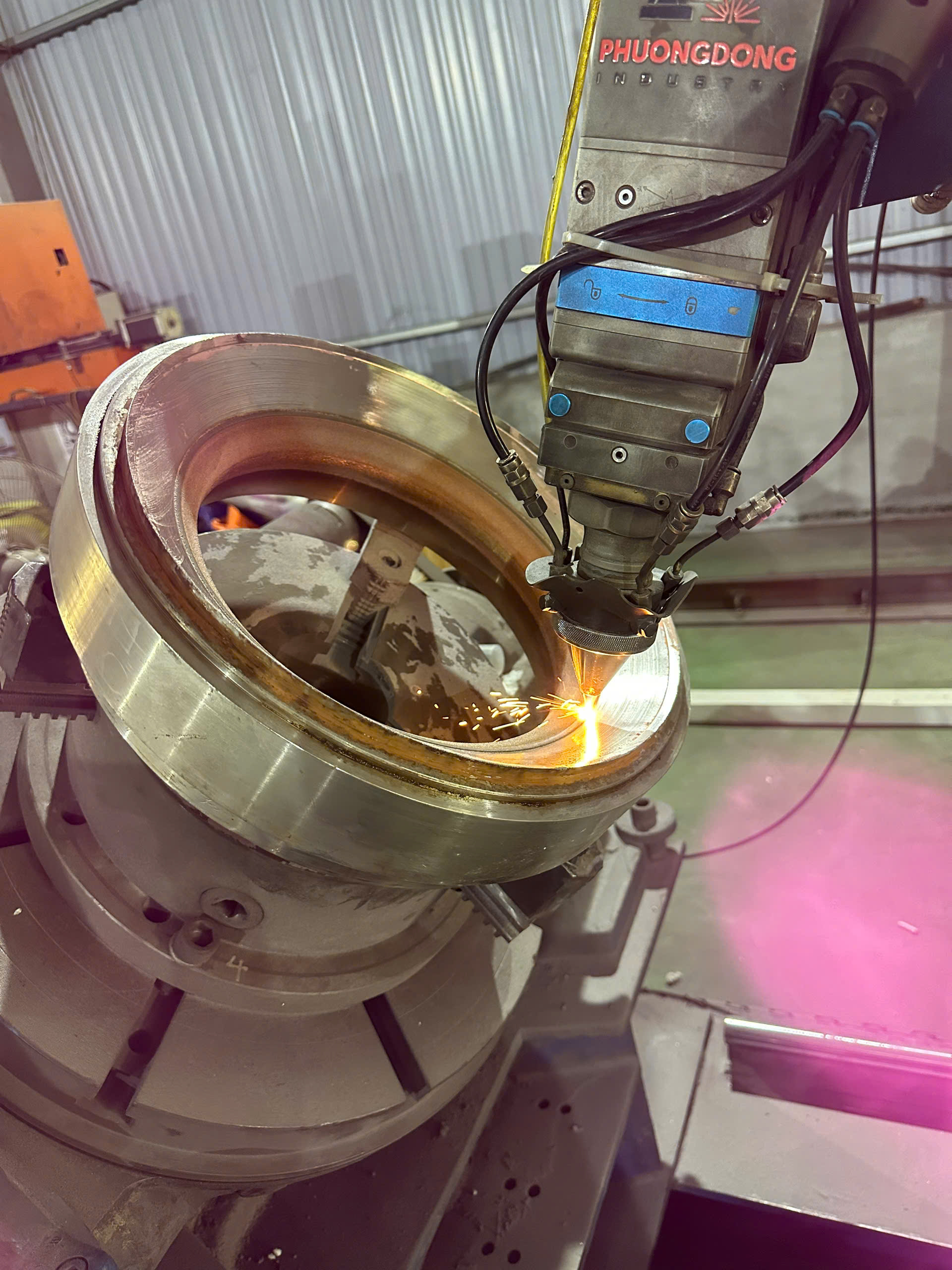 HÀN PHỤC HỒI VÀNH CHẶN TUABIN NHÀ MÁY THỦY ĐIỆN BẰNG CÔNG NGHỆ LASER CLADDING